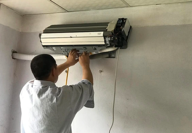 sửa điều hòa tại Việt Hưng Long Biên